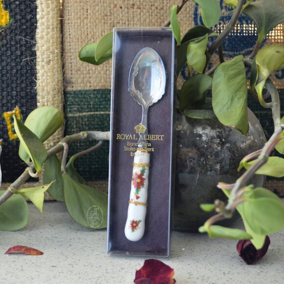 Royal Albert Poinsettia Jam Spoon – Vintage, New in Box - Picture 1 of 4